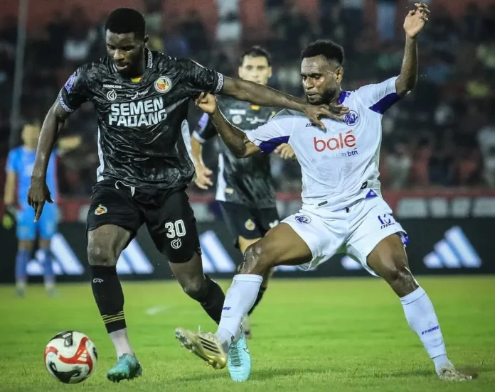 Semen Padang FC kalah menghadapi Arema FC.