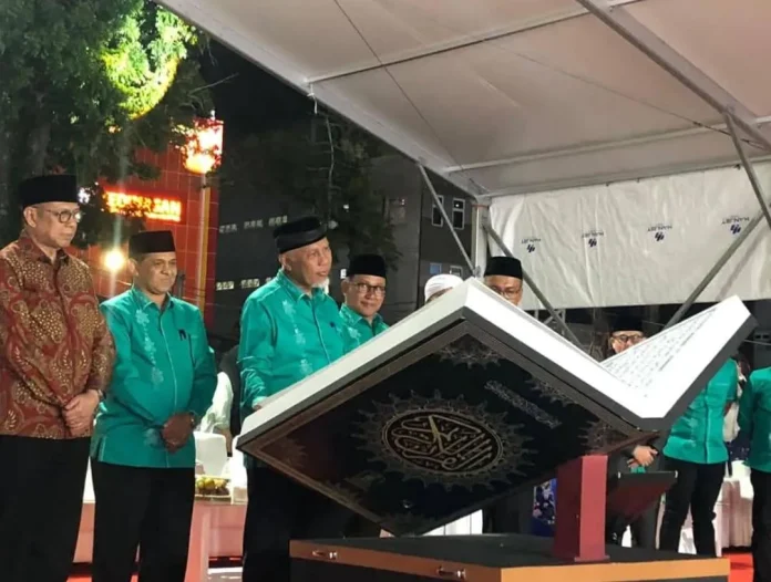 Gubernur Sumatera Barat Mahyeldi Ansharullah membuka MTQ Sumbar 2025 di Bukittinggi