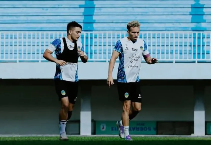 Pemain PSIM latihan jelang laga vs Madura United BRI Super League