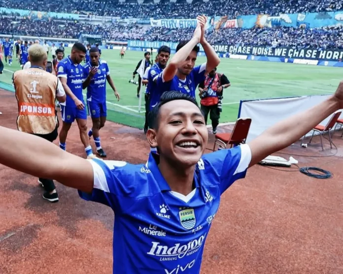 Persib Bandung memastikan gelar juara paruh musim BRI Super League mengalahkan Persija