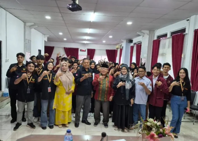 Rektor Unes Prof Sufyarma Marsidin bersama 60 mahasiswa Fisipol Latihan Dasar Kepemimpinan