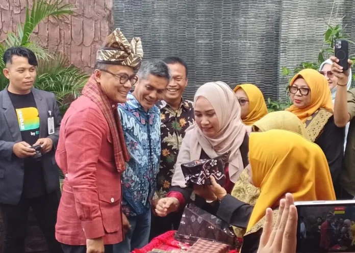 Dony Oskaria di SMPN 7 Padang