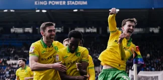 Pemain Norwich City rayakan kemenangan di King Power Stadium.