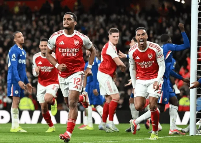 Jurrien Timber mencetak gol penentu saat Arsenal mengalahkan Chelsea 2-1 dalam lanjutan Premier League di Emirates Stadium, London