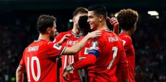 Cristiano Ronaldo bersama rekannya di Timnas Portugal pada pertandingan internasional FIFA.