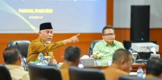 Gubernur Sumatera Barat Mahyeldi Ansharullah saat membuka High Level Meeting TPID Sumbar 2026 di Kantor Bank Indonesia Sumbar.