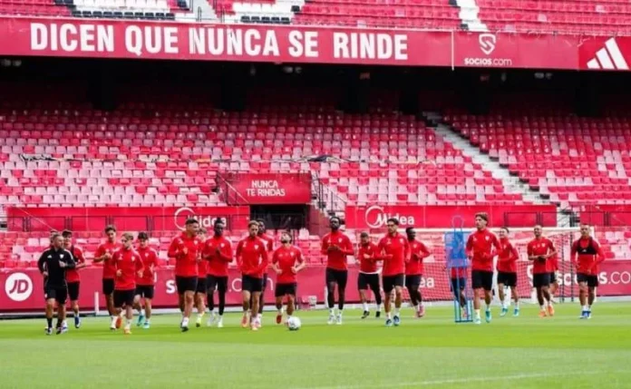 Pemain Sevilla menghadapi tekanan besar dalam persaingan ketat menghindari degradasi La Liga musim 2025-2026 (1) Skuad Sevilla berjuang keluar dari ancaman degradasi LaLiga menjelang akhir musim 2025-2026.