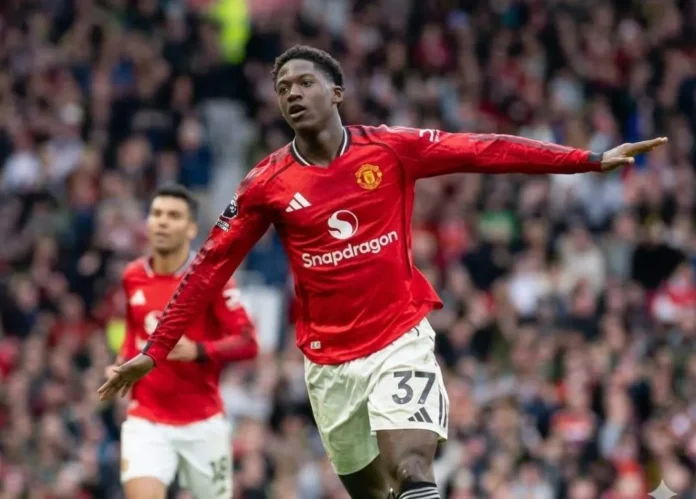 Kobbie Mainoo usai mencetak gol kemenangan sensasional 3-2 ke gawang Liverpool