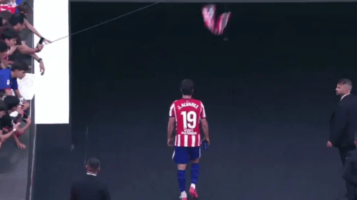Julian Alvarez mendapat sorotan saat Atletico Madrid menghadapi Villarreal dalam laga La Liga 2026/2027.