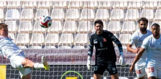 Mantan kiper Arema dan Bali United, Adilson Maringa ketika tampil bersama Valletta FC.