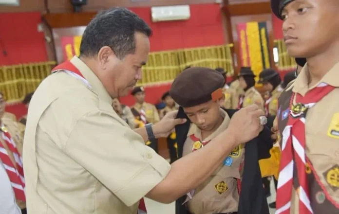 Wali Kota Pariaman Yota Balad melepas Kontingen Pramuka ke Jamnas Cibubur