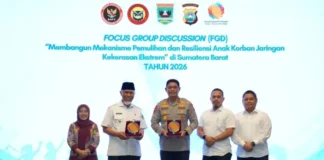 Mahyeldi membuka FGD pemulihan anak korban kekerasan ekstremisme di Padang.