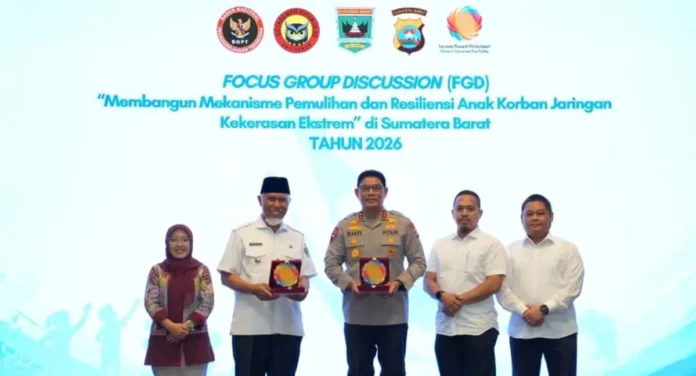 Mahyeldi membuka FGD pemulihan anak korban kekerasan ekstremisme di Padang (1) Mahyeldi membuka FGD pemulihan anak korban kekerasan ekstremisme di Padang.
